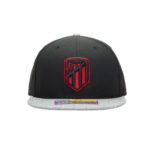 Black Atletico Madrid snapback with black and red team logo on the front.