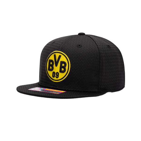 Side view of the Borussia Dortmund Practice Snapback with high structured crown, flat peak brim, and snapback closure, in Black.