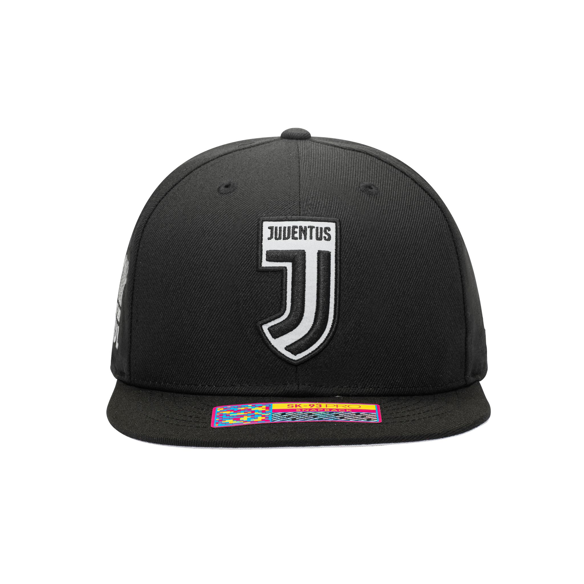 Front view of the Juventus Braveheart Snapback in black, with high crown and flat peak.