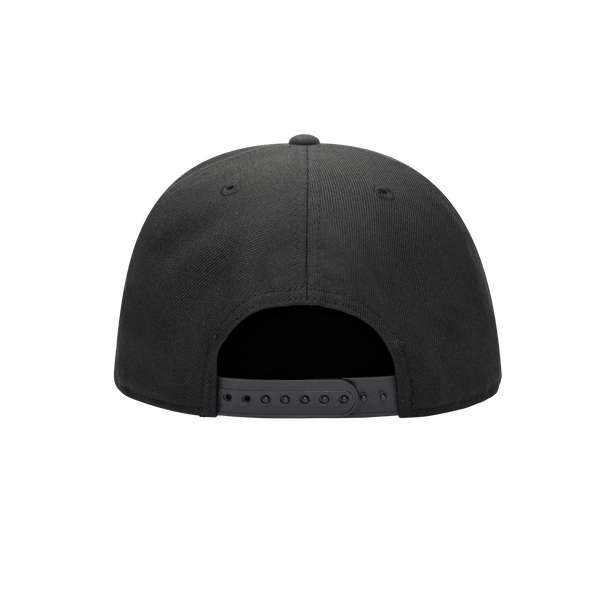 Back view of the Juventus Braveheart Snapback in black, with high crown and flat peak.