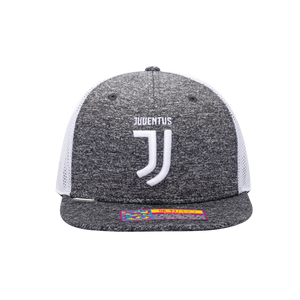 Front view of the Juventus Dribbling Snapback in marled grey with white panel, in a high crown and flat peak.