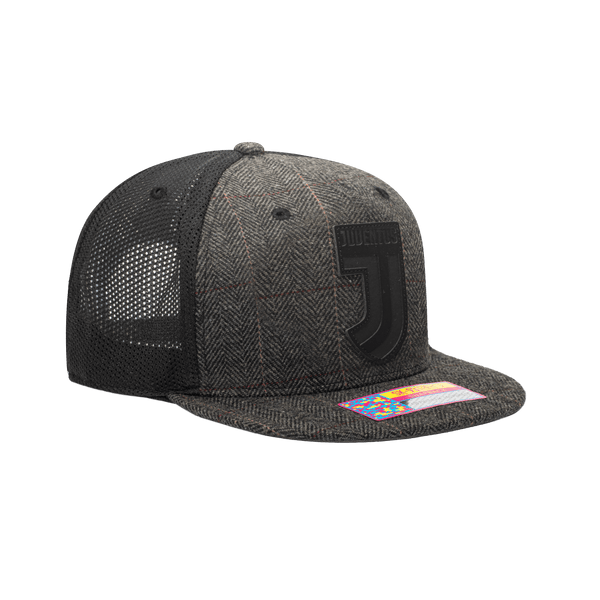 Side view of the Juventus Sherlock Snapback with high structured crown, flat peak brim, and snapback closure, in Grey/Black.