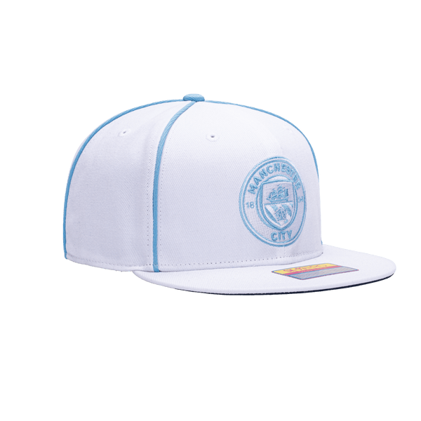 Side view of the Manchester City Cali Day Snapback with high crown, flat peak, and snapback closure, in white/blue.