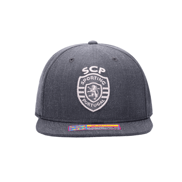 Front view of Sporting Clube de Portugal Platinum Snapback with high crown, flat peak, and snapback closure, in grey